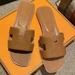 Top Quality Luxury Fashion Slides Women Leather Flip Flops Summer Ladies Beach Slippers Platform Female Flat Walk Casual Sandals
