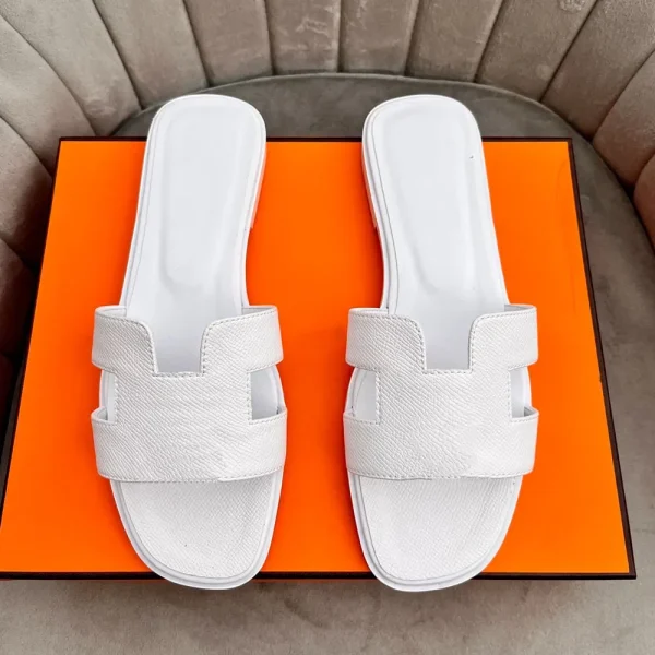 Top Quality Luxury Fashion Slides Women Leather Flip Flops Summer Ladies Beach Slippers Platform Female Flat Walk Casual Sandals