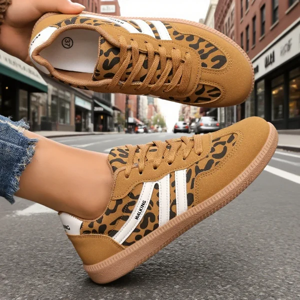 Casual Style Ladies Walking Shoes Lightweight Breathable Trainers Low Top Elegant Women's Sports Shoes