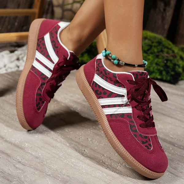 Casual Style Ladies Walking Shoes Lightweight Breathable Trainers Low Top Elegant Women's Sports Shoes